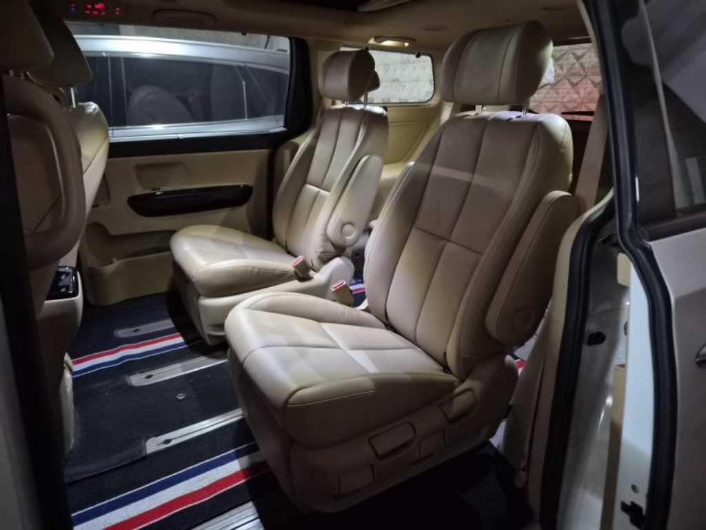 KIA Carnival - Vista 3