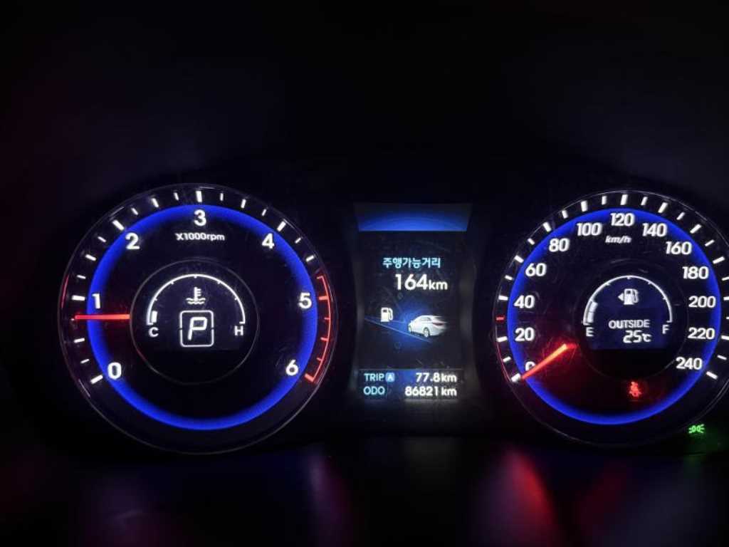HYUNDAI i40 - Vista 9