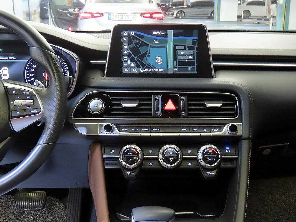 Genesis G70 - Vista 11