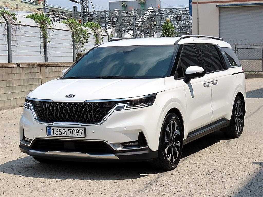 KIA Carnival - Vista 2