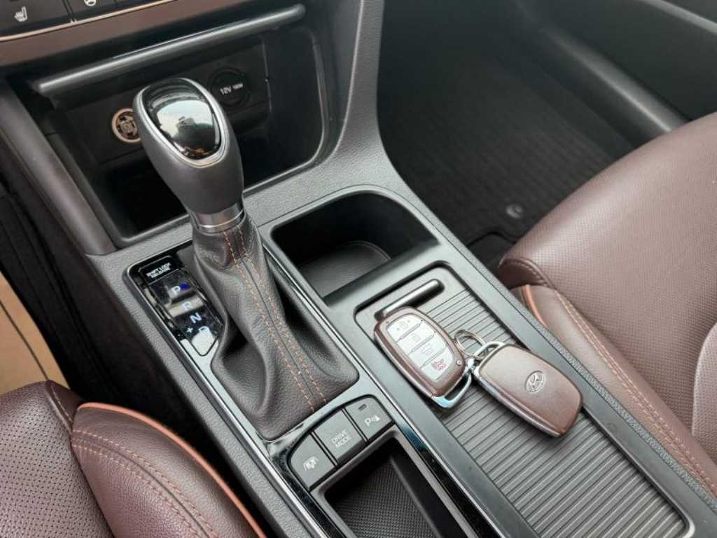 HYUNDAI Sonata - Vista 8