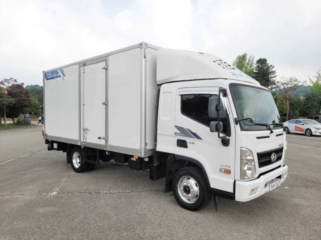 medium and large cargo truck - Vista 2
