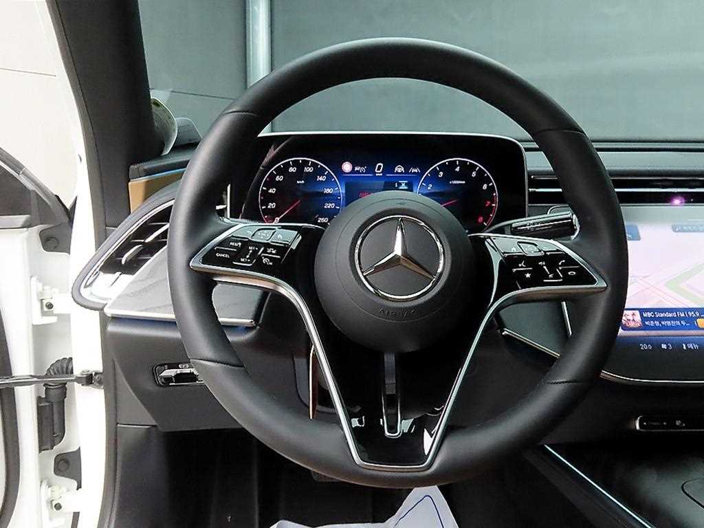 Mercedes Benz E class - Vista 9