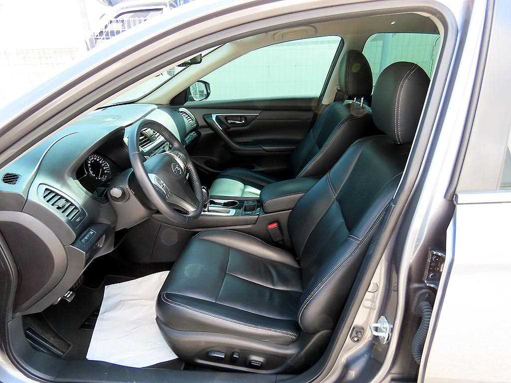 Nissan Altima - Vista 5