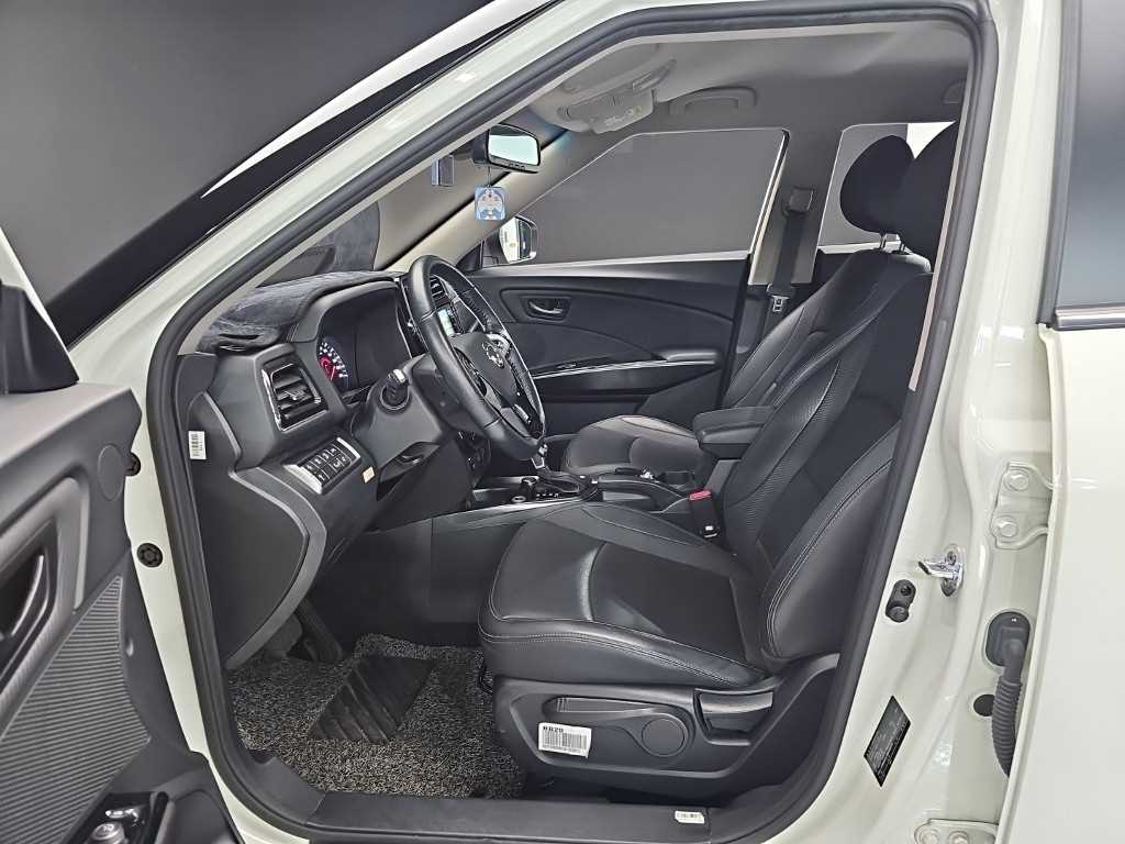 Ssangyong Tivoli - Vista 11