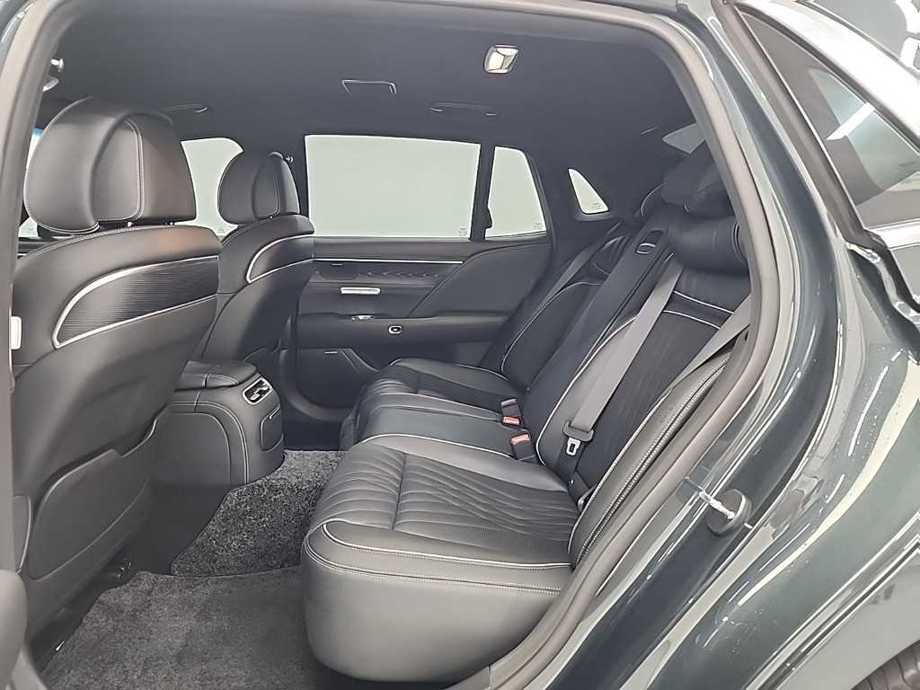 Genesis G90 - Vista 12
