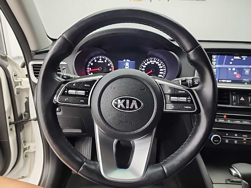 KIA K5 - Vista 9