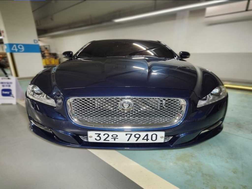Jaguar XJ - Vista 4