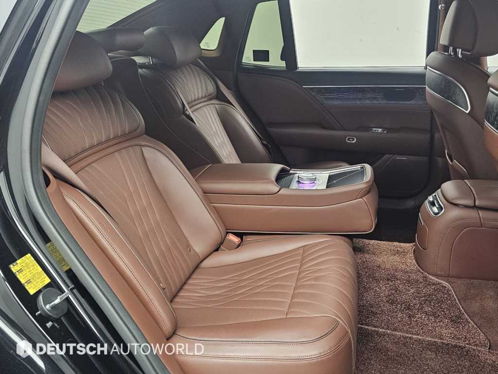 Genesis G90 - Vista 12