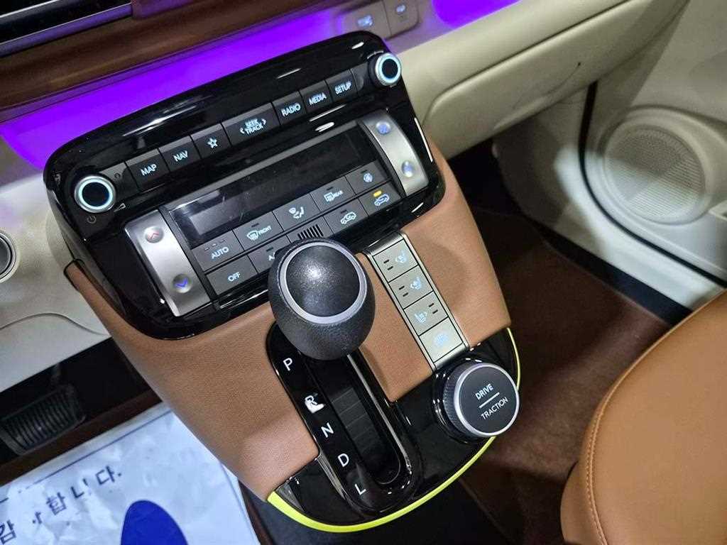 HYUNDAI Casper - Vista 11