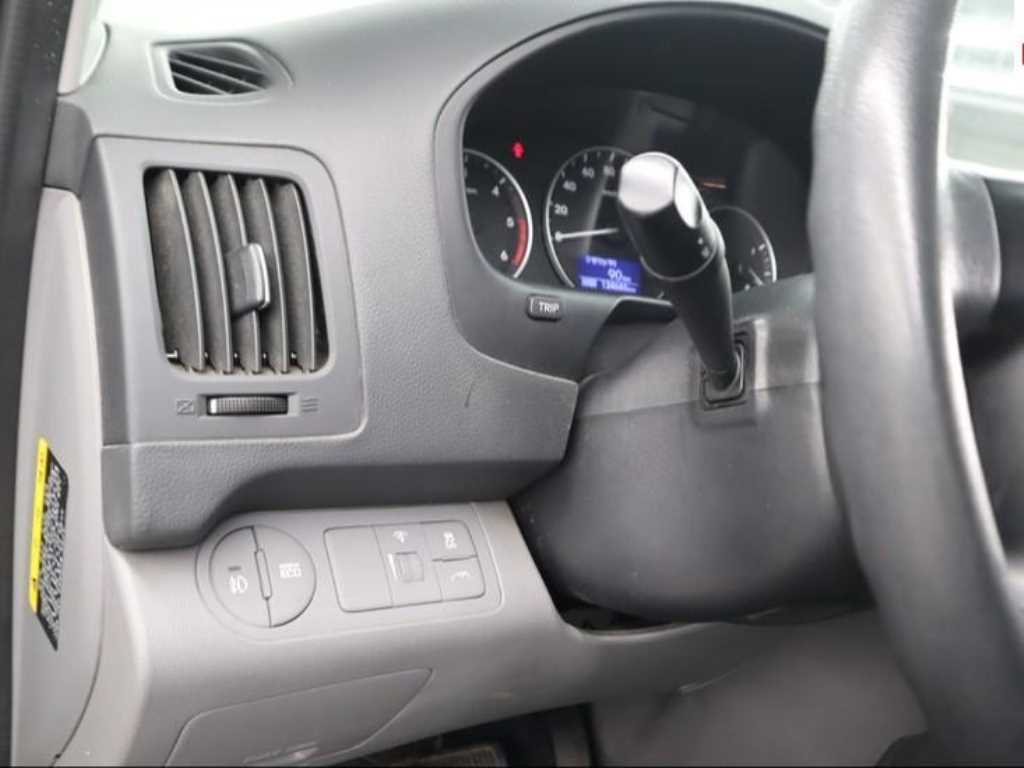 HYUNDAI Starex - Vista 8