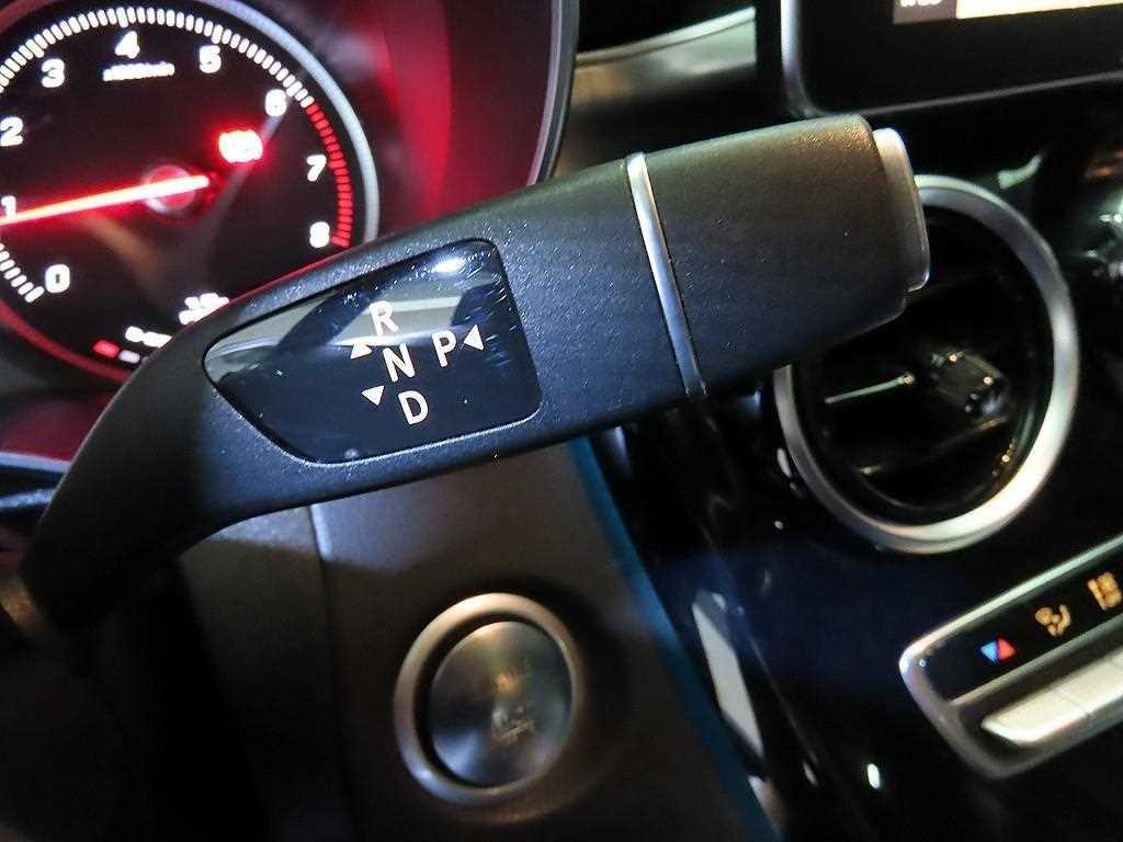 Mercedes Benz GLC Class - Vista 12
