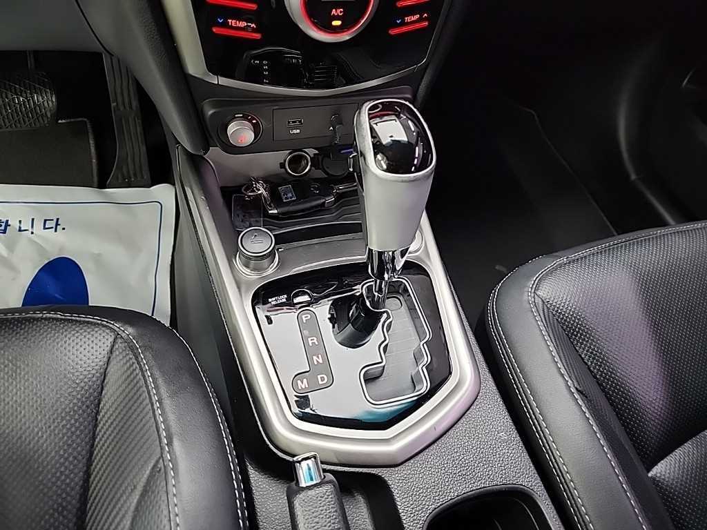 Ssangyong Tivoli - Vista 8