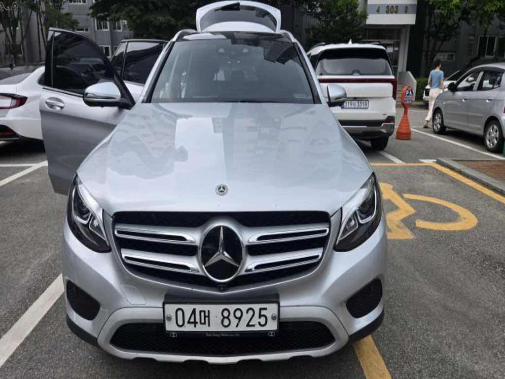 Mercedes Benz GLC Class 2019 Plateado - Importación desde Corea - HF Imports Iquique - Foto 1