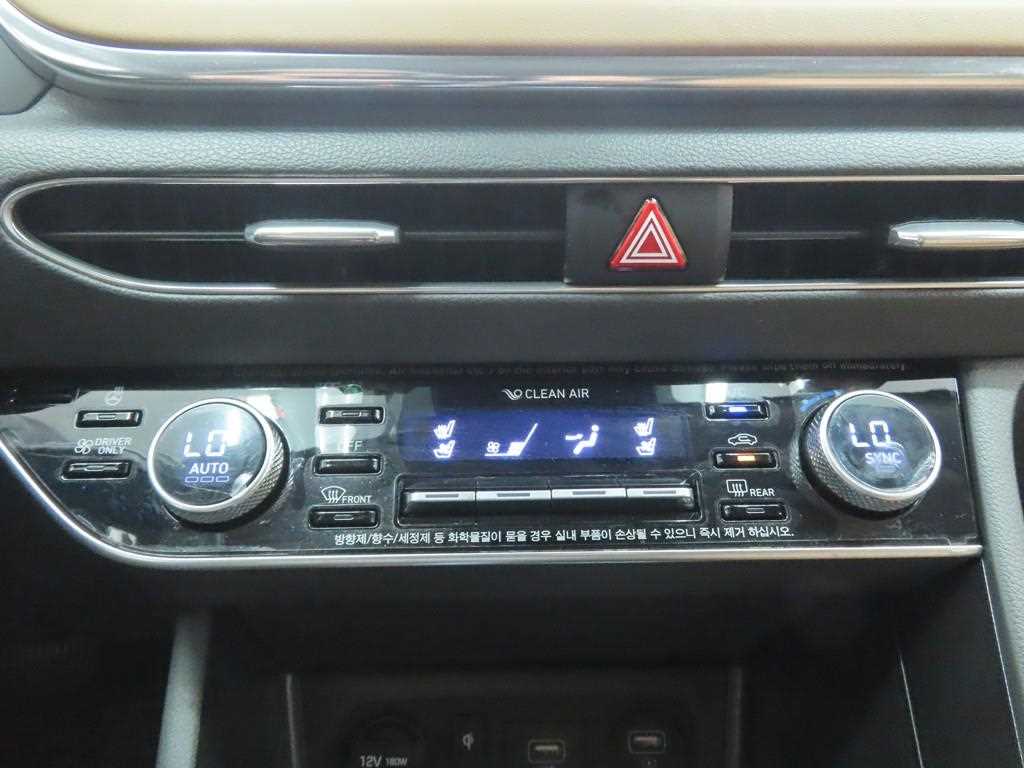 HYUNDAI Sonata - Vista 12