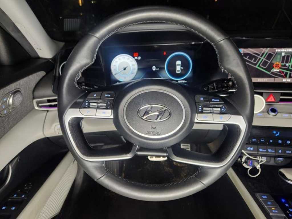 HYUNDAI Avante - Vista 7