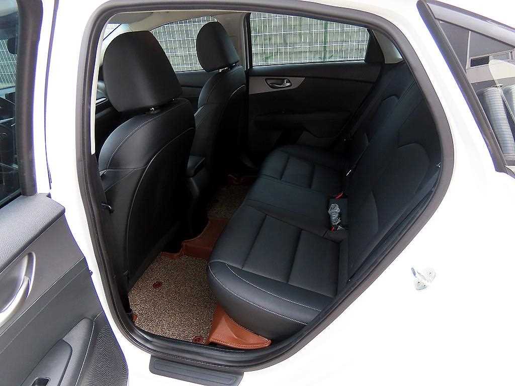 KIA K3 - Vista 6