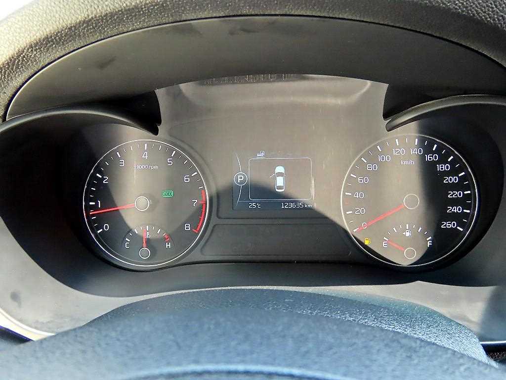 KIA K5 - Vista 9