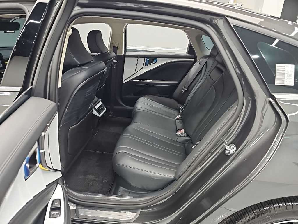 KIA K8 - Vista 12