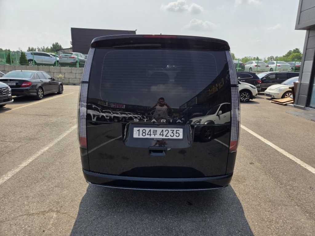 HYUNDAI Staria - Vista 3