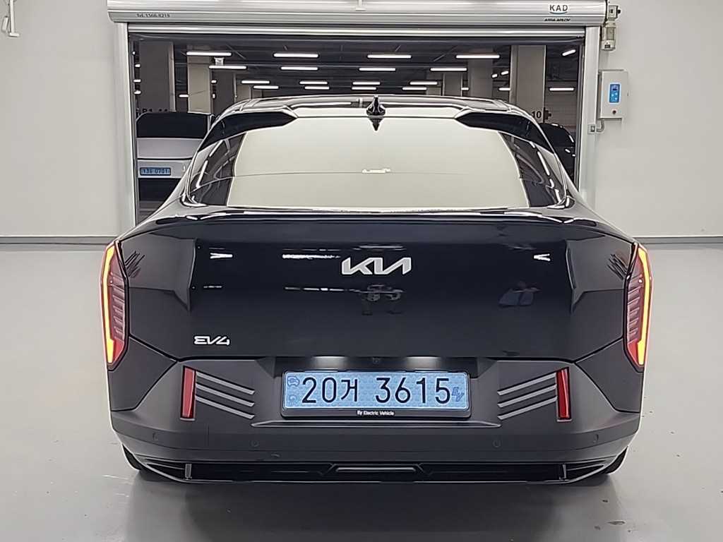 KIA EV4 - Vista 3