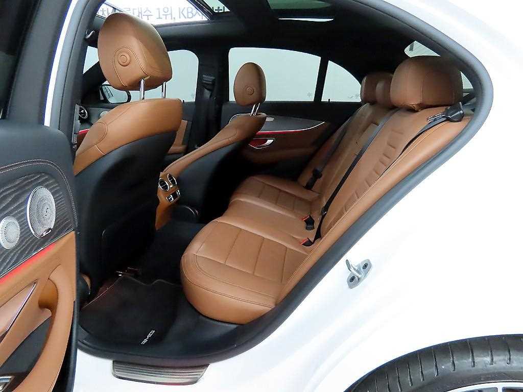 Mercedes Benz E class - Vista 6