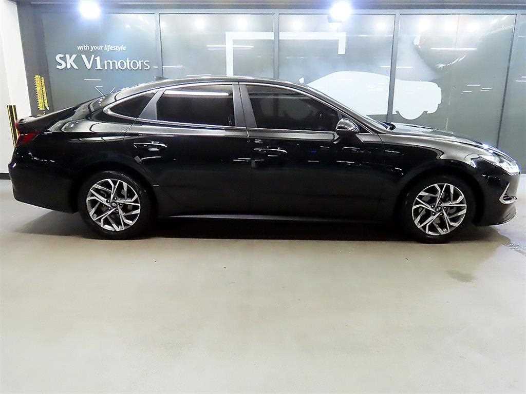 HYUNDAI Sonata - Vista 3