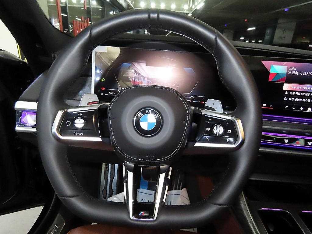 BMW 7 Series - Vista 8