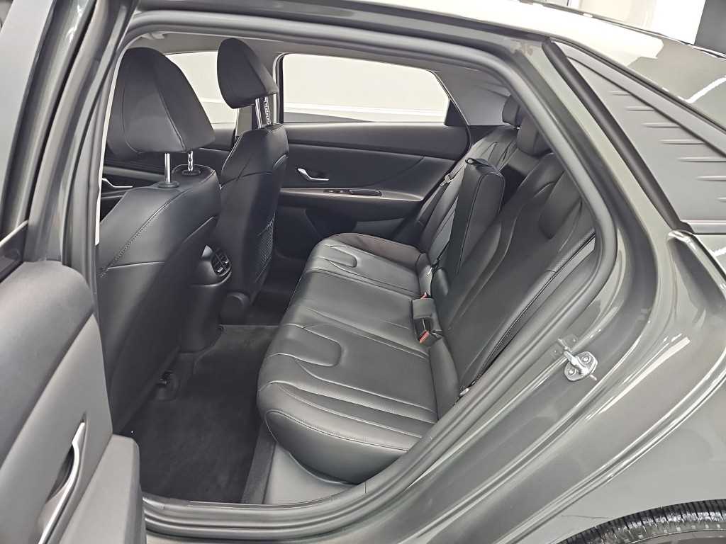 HYUNDAI Avante - Vista 12