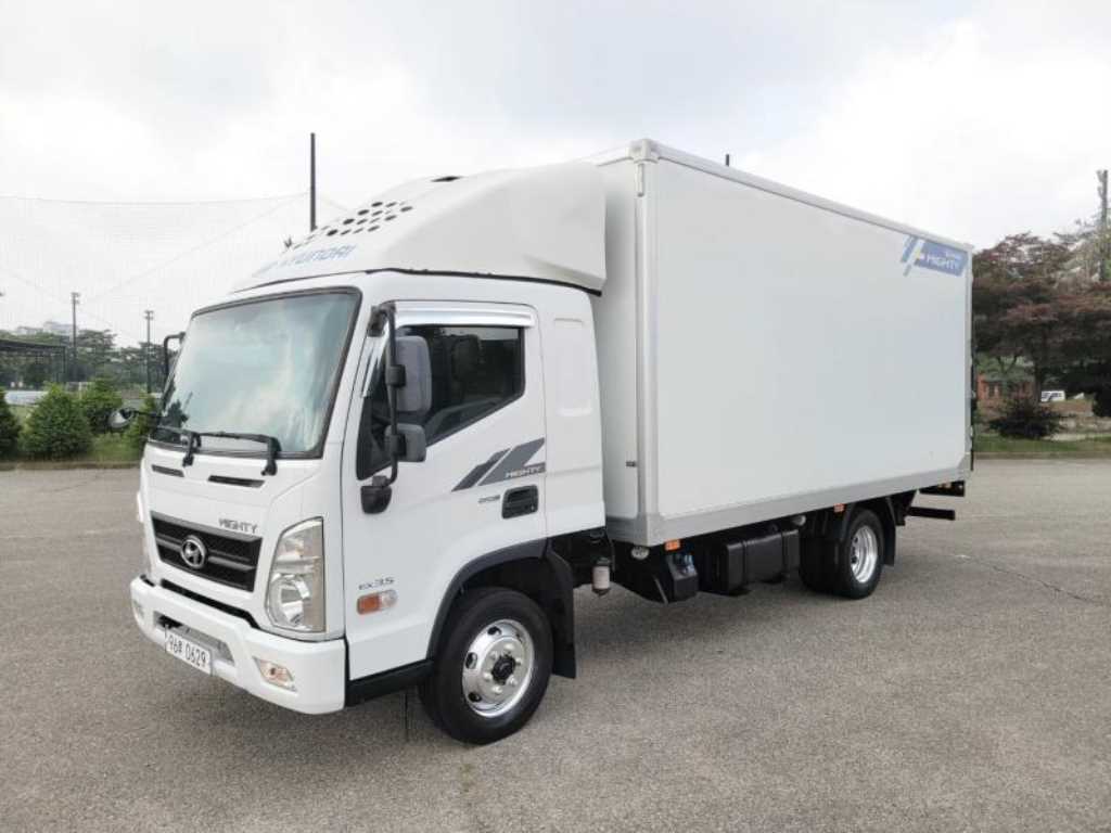medium and large cargo truck - Vista 3