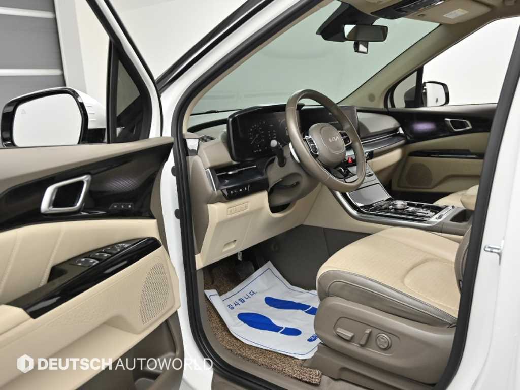 KIA Carnival - Vista 11