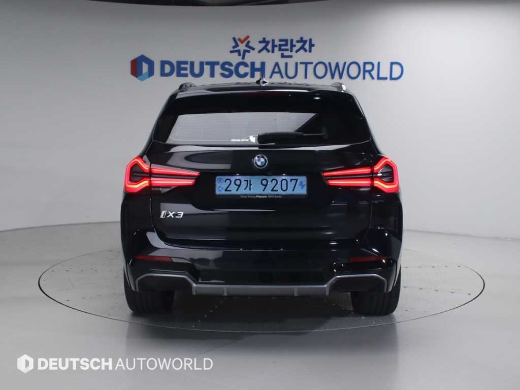 BMW iX3 - Vista 4