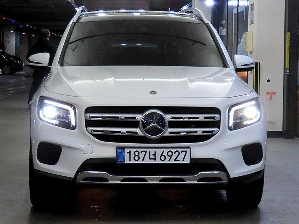 Mercedes Benz GLB Class - Vista 2