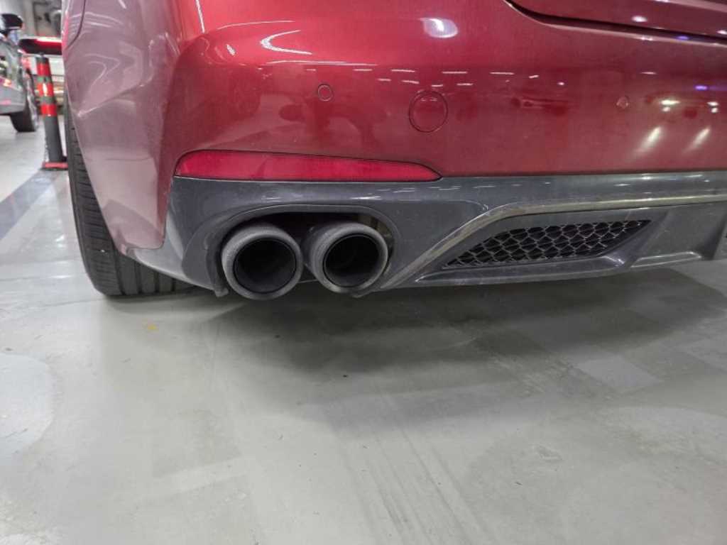 Genesis G70 - Vista 7