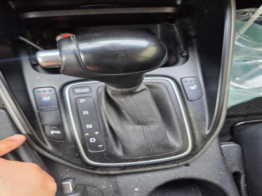 KIA Carens - Vista 6