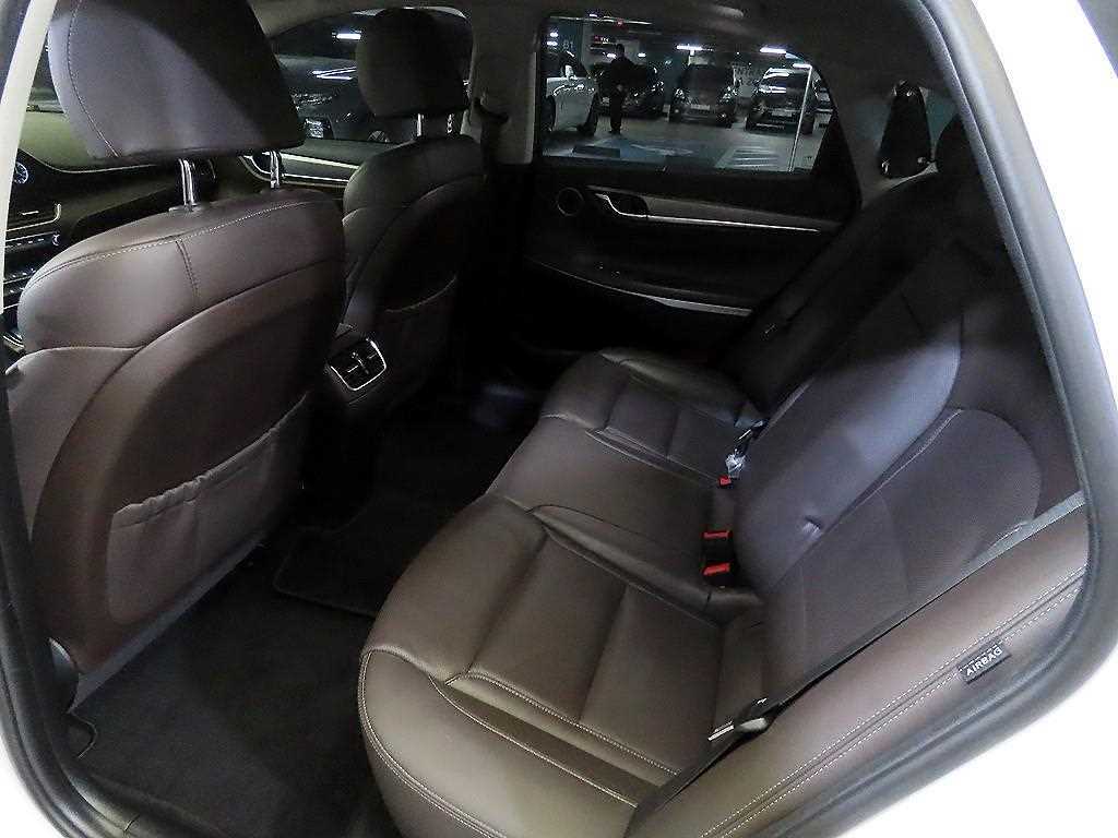 HYUNDAI Grandeur - Vista 7