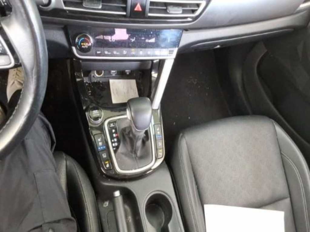 KIA Seltos - Vista 8