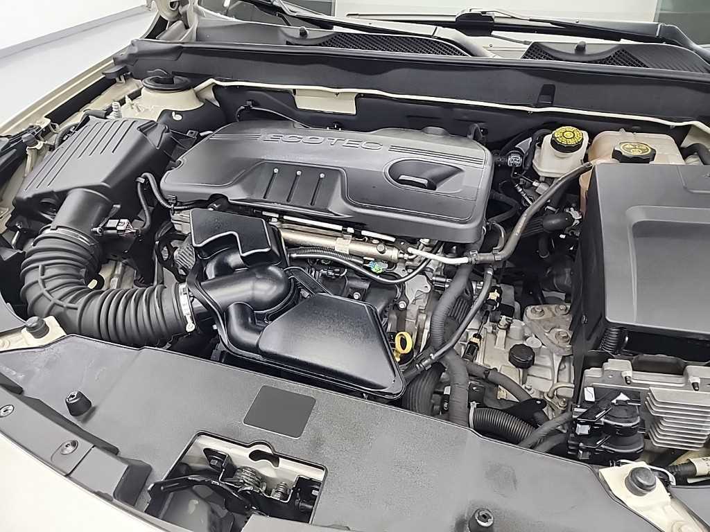 Chevrolet Malibu - Vista 5