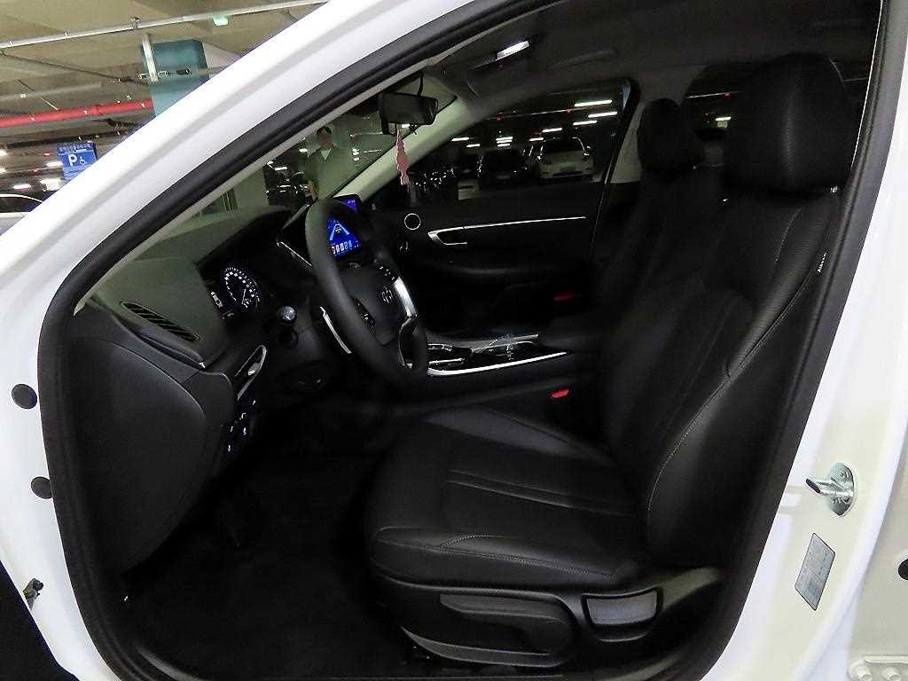 HYUNDAI Sonata - Vista 6