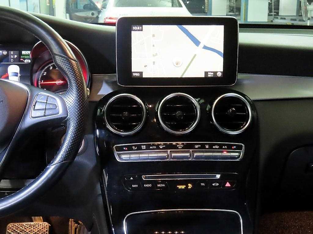 Mercedes Benz GLC Class - Vista 11