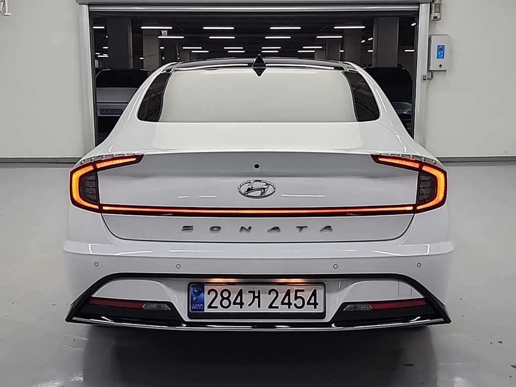HYUNDAI Sonata - Vista 3