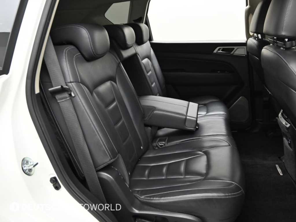 Ssangyong Rexton - Vista 12