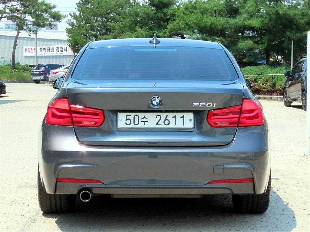 BMW 3 series - Vista 4