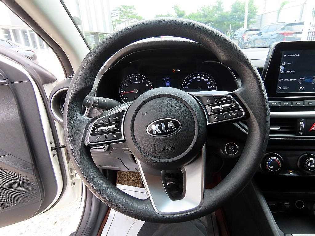 KIA K3 - Vista 8