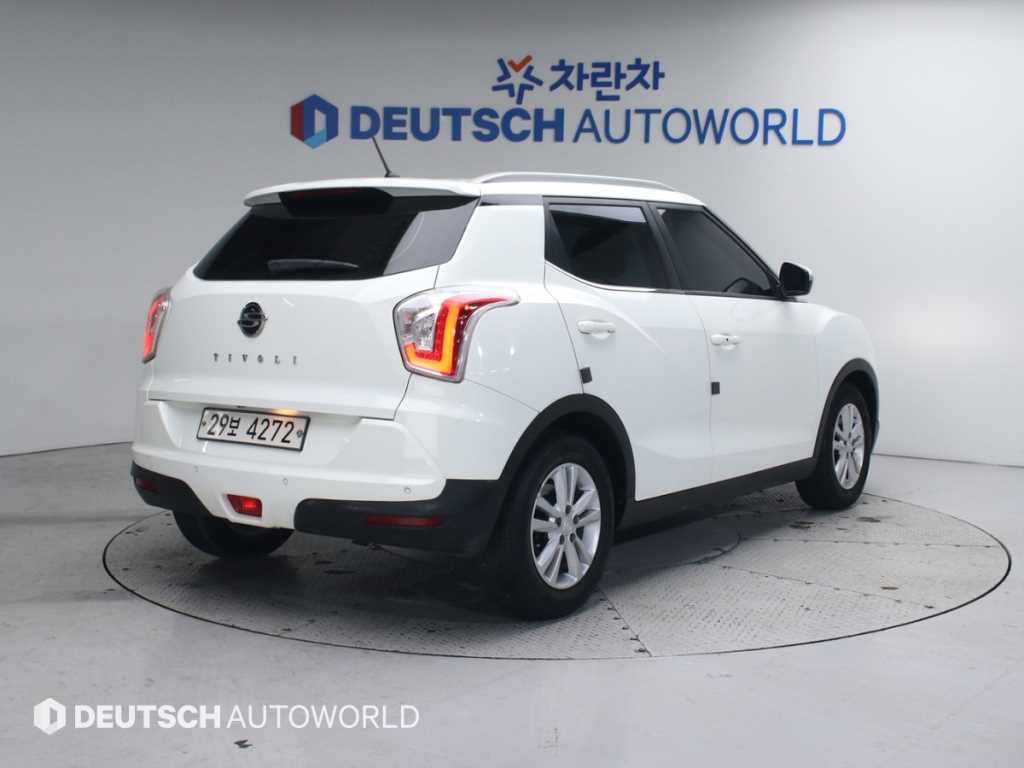 Ssangyong Tivoli - Vista 2