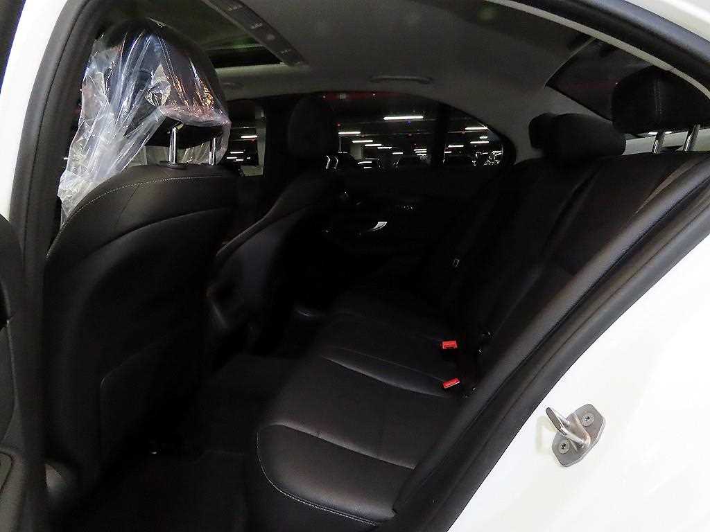 Mercedes Benz C Class - Vista 7