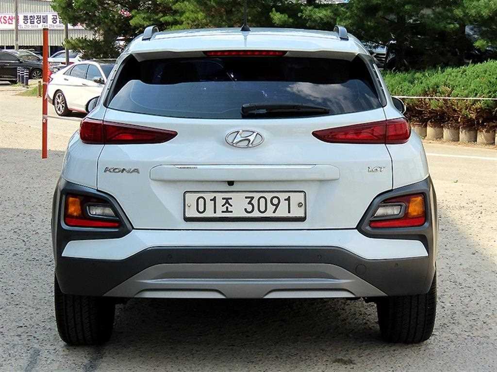 HYUNDAI Kona - Vista 4