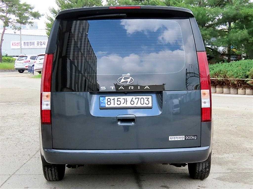 HYUNDAI Staria - Vista 4