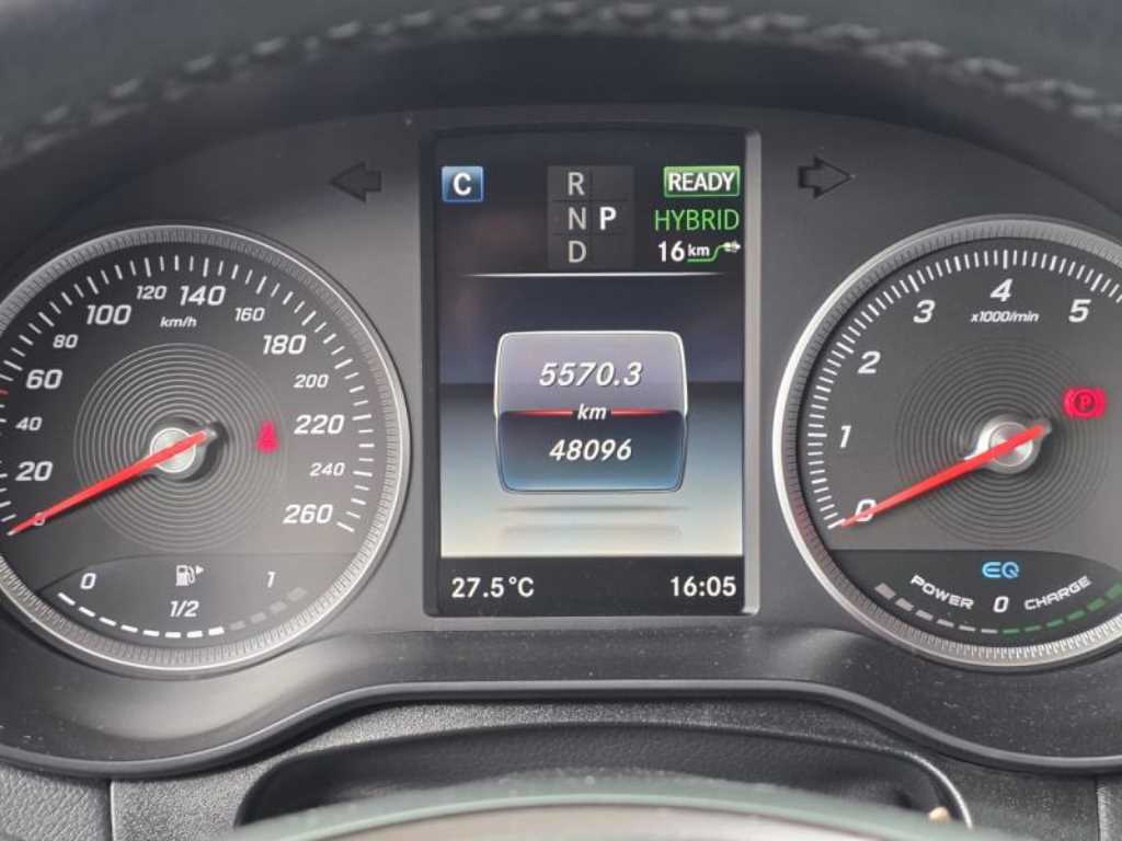 Mercedes Benz GLC Class - Vista 6