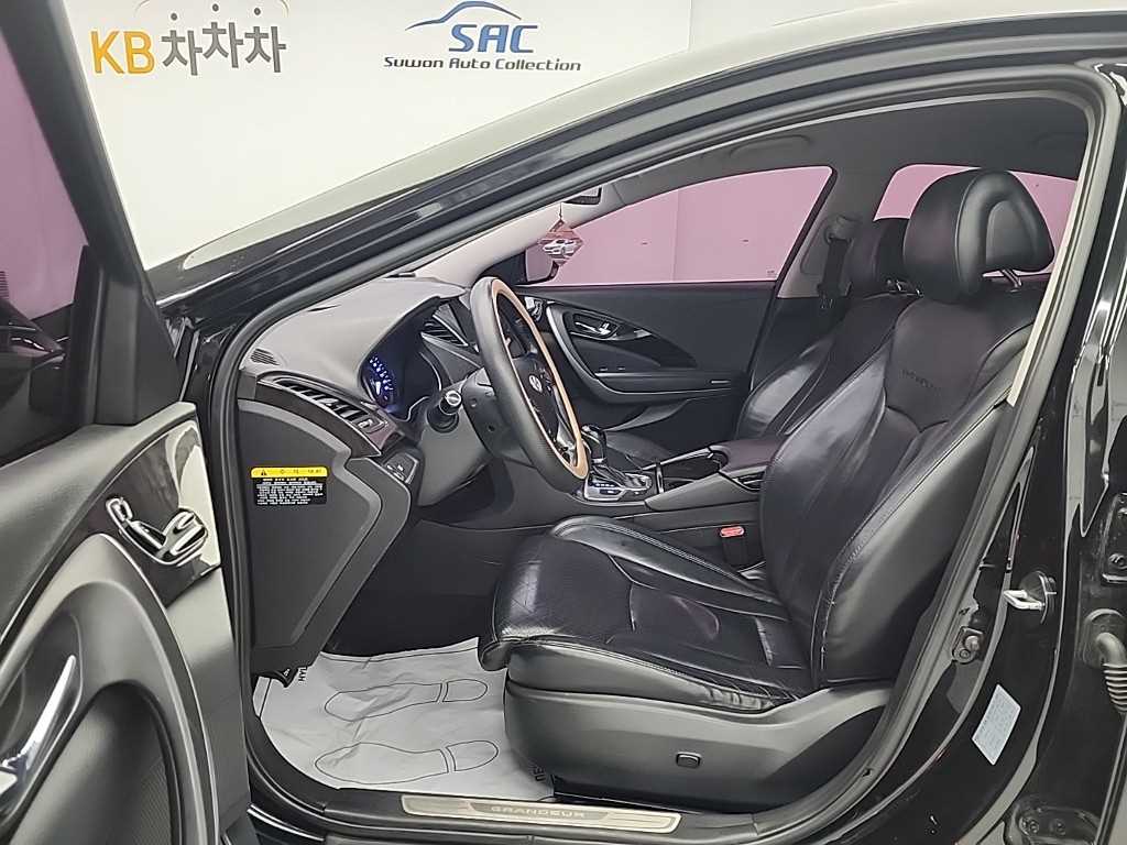HYUNDAI Grandeur - Vista 11